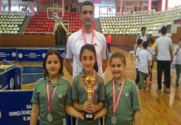 Masa Tenisi İl Şampiyonası'nda il birincisi oldular