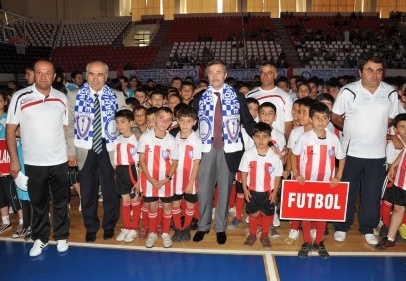 Masa tenisinde 50 sporcu yetiştiriliyor