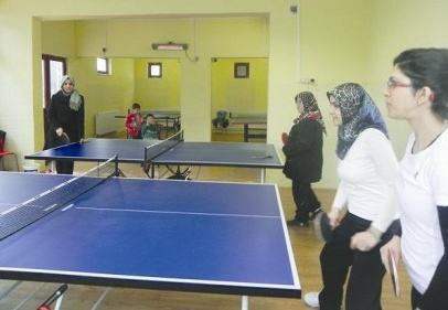 Masa tenisinde bu kez anneler yarıştı