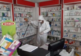 Maske dağıtımı öncesi merkezdeki 500 eczane dezenfekte ediliyor