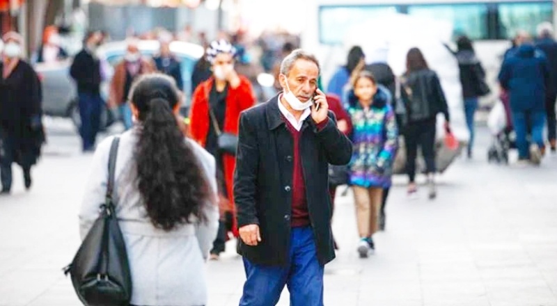 Maske kullanımın kaldırılacağı yönündeki iddialar tartışılmaya devam ediliyor