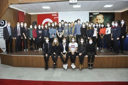 Maske takarak farkındalık oluşturdular