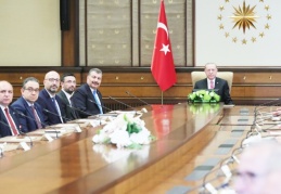 Maske zorunluluğu toplu taşımada ve sağlık kuruluşlarında devam ediyor