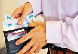 Mayıs ayında memurların maaşı 60 Tl azalacak