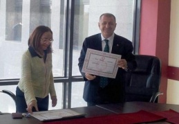 Mazbatasını ilk alan Ümit Özdağ oldu