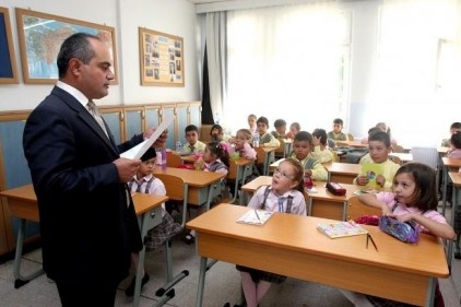 MEB, il içi ve iller arası yer değiştirme duyuru taslağı için öğretmenlerden görüş alıyor