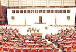 Meclis başkanı ve başkanvekilleri artık frak giymeyecek