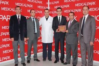 Medical Park plaket verildi &#8232; 