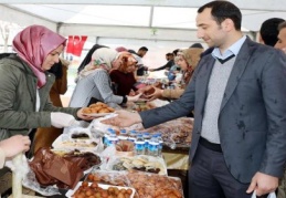 Mehmetçik Vakfı ve Doğu Guta için kermes düzenlediler