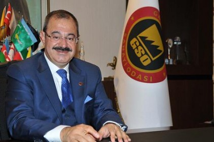 Mehmetcik Vakfı&#8217;na bağışta bulundu