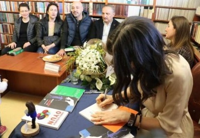 Mehpare Şayan Kileci imza gününde okurlarıyla buluştu 