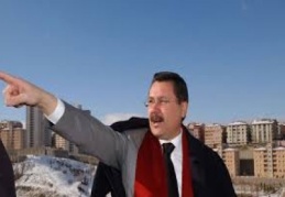 Melih Gökçek en başarılı belediye başkanı seçildi