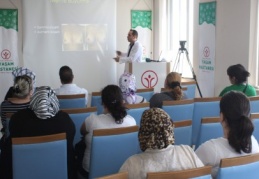 ‘Meme estetiği ve karın germe’ anlatıldı. Ameliyattan sonra da diyet ve spora dikkat etmek gerekir