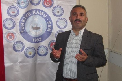 Memur, mutsuz ve öfkeli