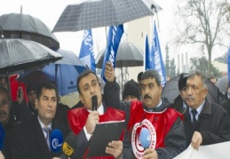 Memura ve emekliye enflasyonun üçte biri kadar maaş artışı yapılıyor