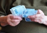 Memurlar bir maaş tutarında ikramiye istiyor