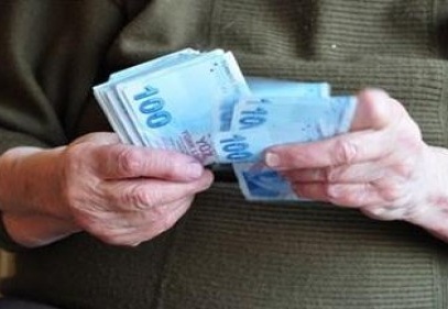 Memurlar bir maaş tutarında ikramiye istiyor