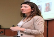 Mercedes Benz fabrikasını tanıtarak staj programları hakkında bilgi verdiler