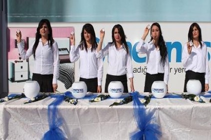 Merinos’un araba talihlileri anahtarlarını aldı