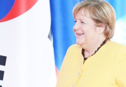 Merkel: "Dünya Ticaret Örgütü kendini yenilemeli"