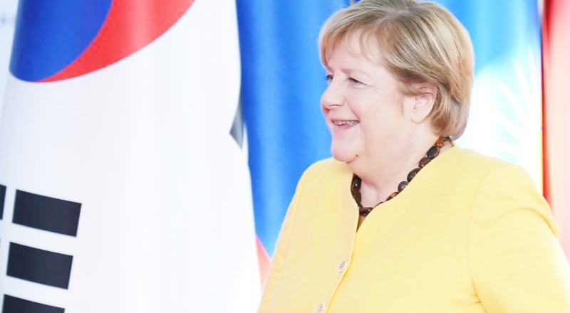 Merkel: "Dünya Ticaret Örgütü kendini yenilemeli"