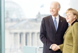 Merkel, Joe Biden ve Kamala Haris'i tebrik etti