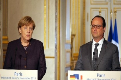 Merkel ve Hollande, mülteci sorununu görüşecek