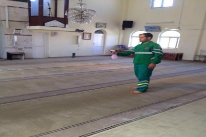 Merkez camilerde temizlik yapıldı