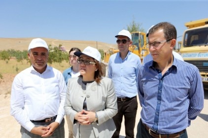 Merkez köylerinde yapılan hizmetleri yerinde gördü