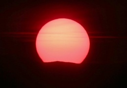 Merkür, Dünya ve Güneş arasından geçti