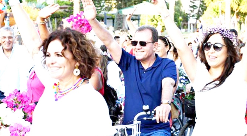 Mersin Belediye Başkanı Vahap Seçer, Mersinli kadınlara seslendi: Başarana sorgusuz iş