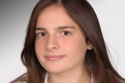 Merve Can hediyesini aldı
