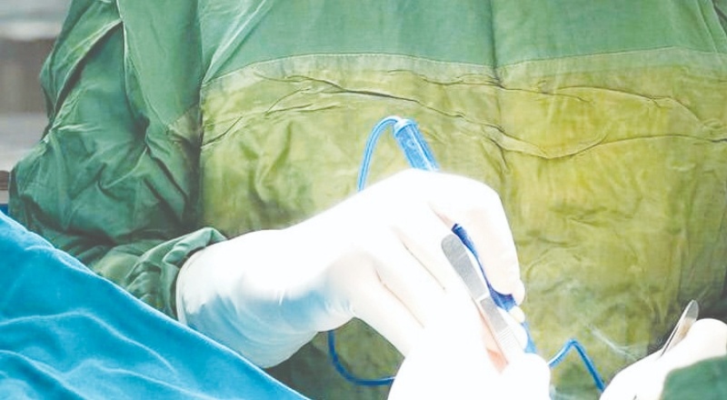 Mesanesinde 7 cm büyüklüğünde tümör çıktı