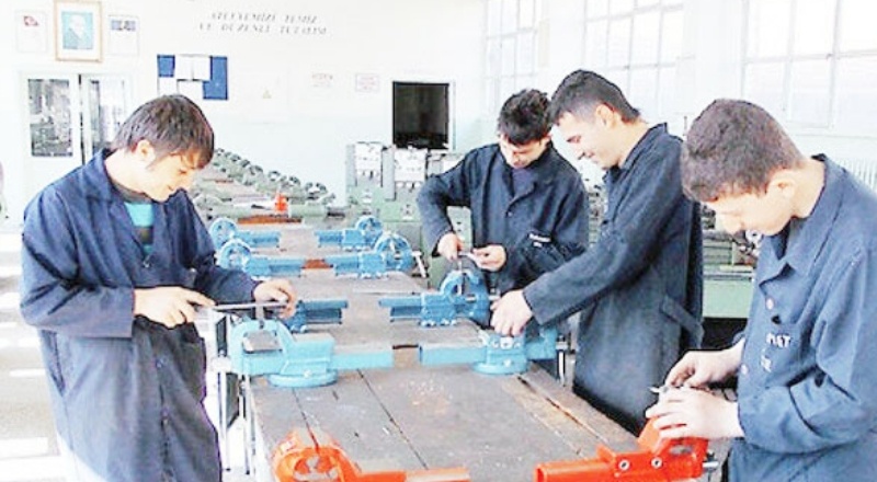 Mesleki eğitimi memleket meselesi olarak görüyoruz