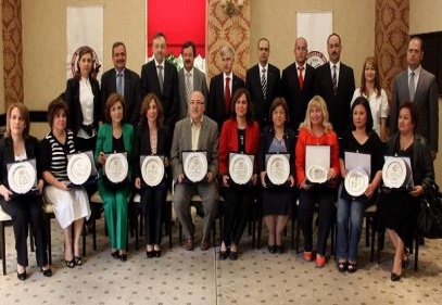 Meslekte 25 yılını dolduranlara plaket verildi