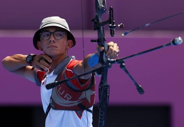Mete Gazoz'a olimpiyat şampiyonluğunu getiren ok, depremzedeler yararına 200 bin liraya satıldı