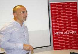 Metro Gross Market çalışanları ve eşlerine meme kanseri anlatıldı