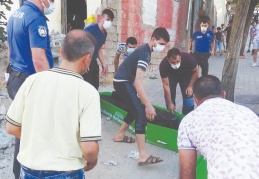 Metruk binada erkek cesedi bulundu