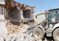 Metruk evler temizleniyor 