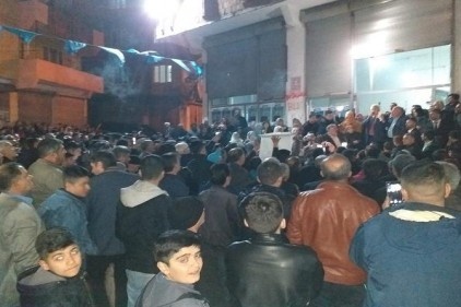 Mevlana Mahallesi&#8217;nde miting yaptı