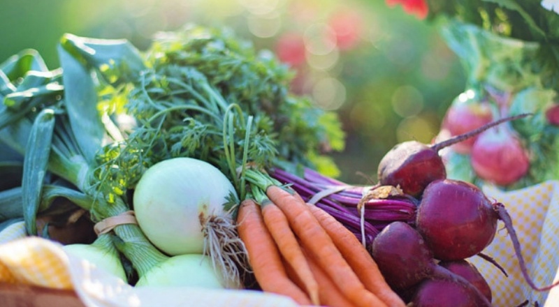Meyve ve sebze temizliğinde doğru bilinen yanlışlar: Sirke ve sabun kullanmayın