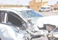 Meyve yüklü kamyonetle otomobil çarpıştı