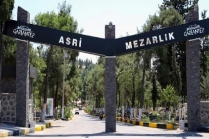 Mezarlığa giden vatandaşlar tedirgin