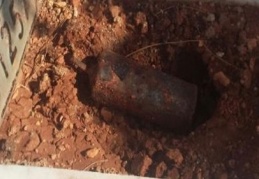 Mezarlıkta patlayıcı olduğu sanılan bir cisim bulundu 