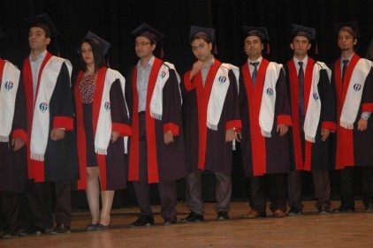 Mezun olan 54 öğrenci diploma aldı