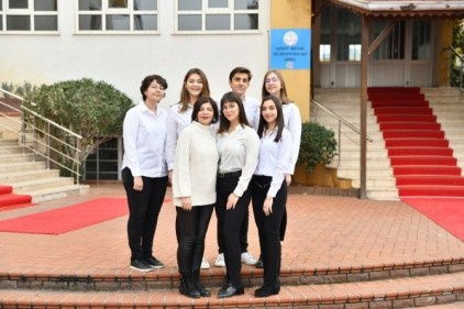 Mezun olan öğrenciler, dünya üniversitelerinde