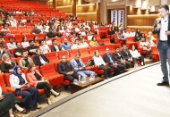 “Mezun olduğunuzda iş arayacaksanız çok geç kalırsınız”