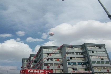 MHP balon uçurdu