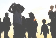 MHP, göç raporunda, iktidarın mültecilerle ilgili uygulamaları sert dille eleştiriyor