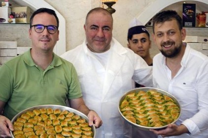 &#039;Michelin&#039; yıldızlı iki restoranın şefi olan PacoMorales Antep Mutfağı&#8217;nı keşfetti